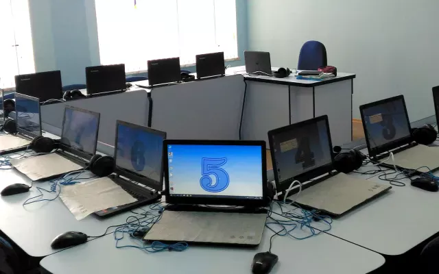 Лінгафонна лабораторія10+ 1 (Ноутбуки) - СМАРТ. Інтерактивні технології в освіті